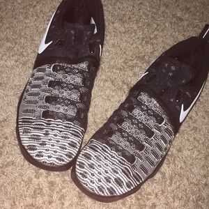 Nike men’s KD 9 black and white